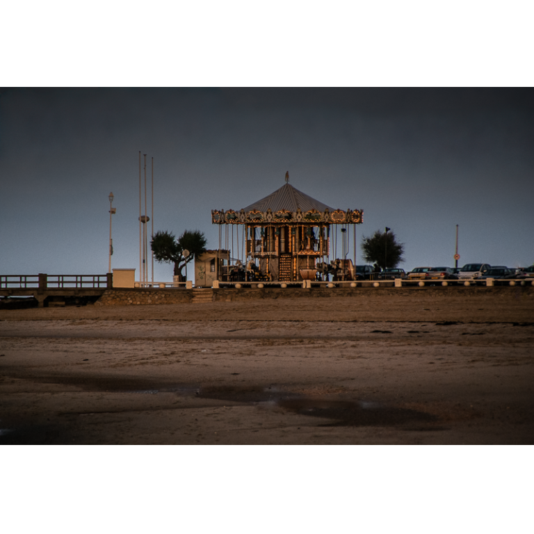 Manège, plage d&rsquo;Arcachon, France, 2010