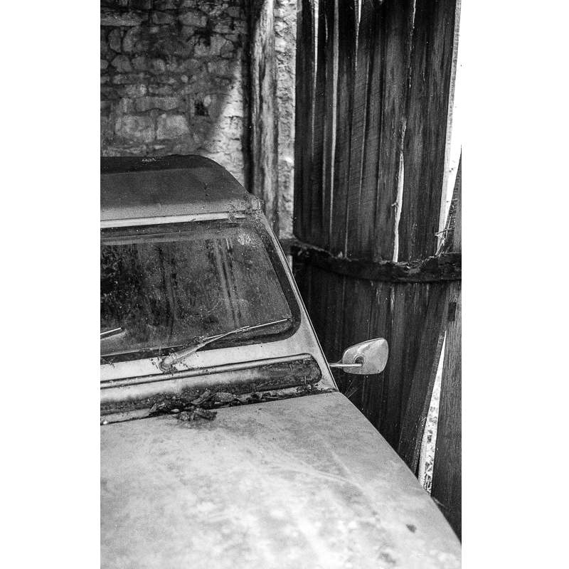 Vieille voiture, Donzy, France, 1993